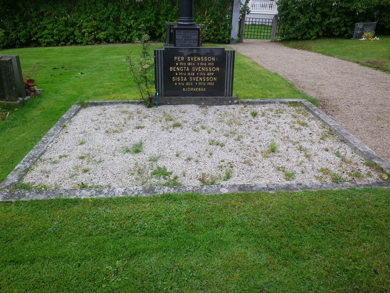 Grave number: VI D    32, 33