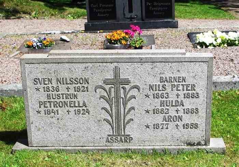 Grave number: SN B   184