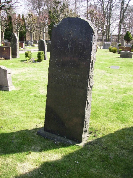 Grave number: LM 3 32  014