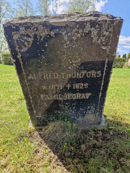 Grave number: 501 21 4099-4102