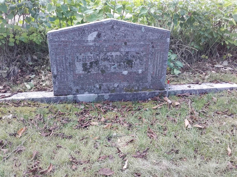 Grave number: NO 18   177
