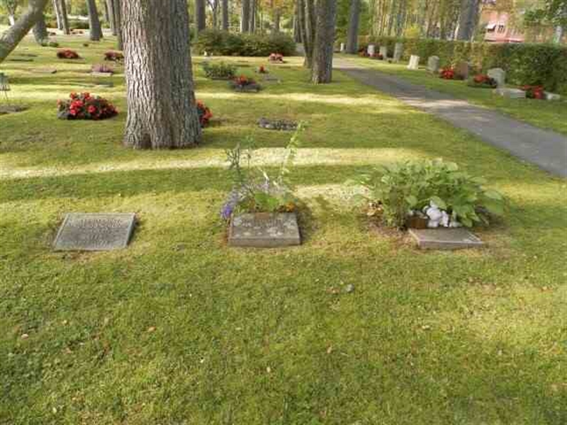 Grave number: 1 1   466