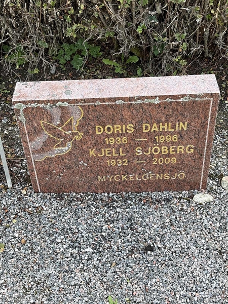 Grave number: 4 N ND   273