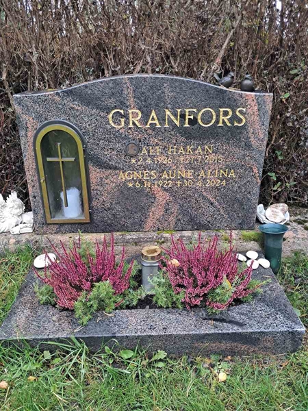 Hautatunnus: N 10 3    29-30