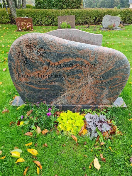 Grave number: K2 02   116, 117