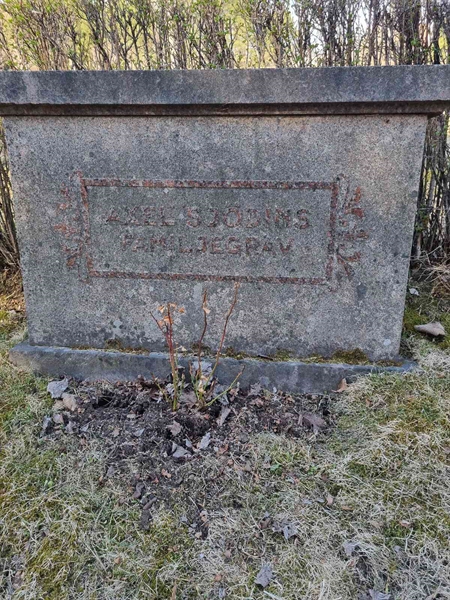 Grave number: 2 03   10