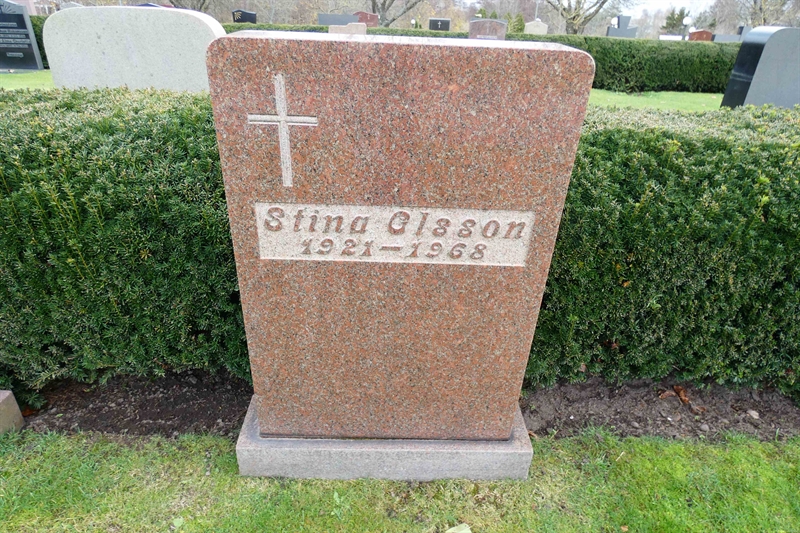 Grave number: TR 3   108