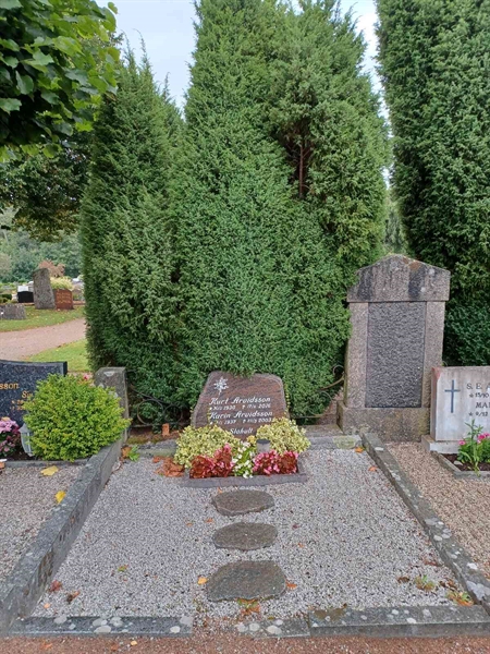 Grave number: OS J   387, 388