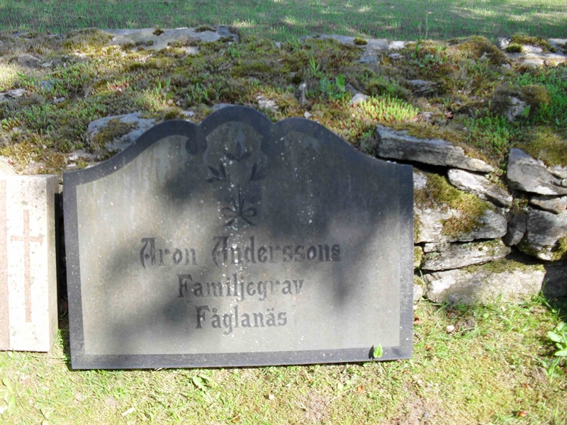 Grave number: JÄ V    55, 56