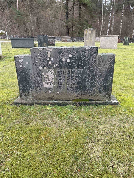 Grave number: L B 60