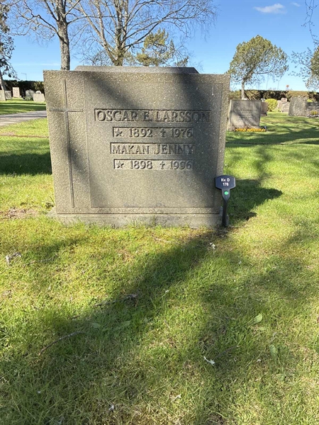Grave number: 22 D   176