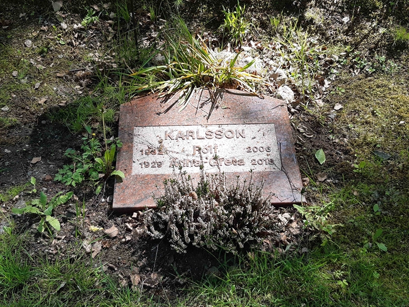 Grave number: KA 15   182