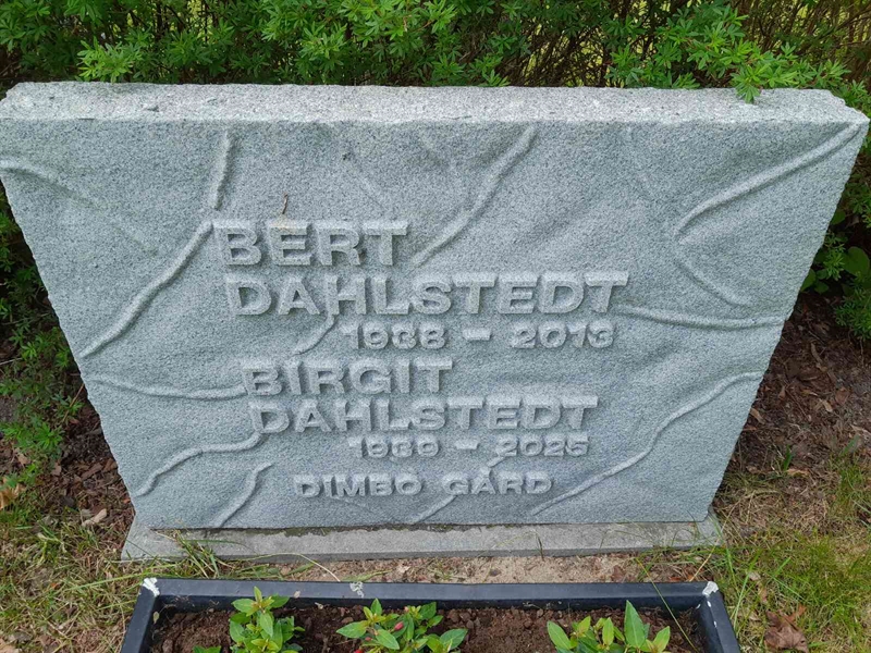 Grave number: 3 2 1498