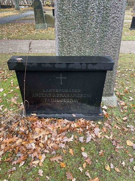 Grave number: VV 4   213, 214