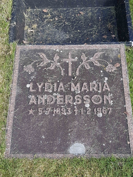 Grave number: KA 04    57
