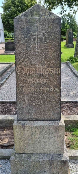 Grave number: LM 1 13  004