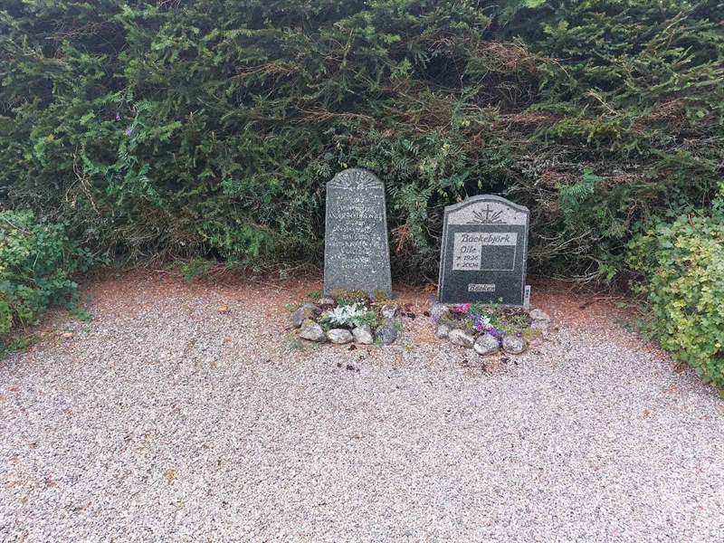 Grave number: K C    21