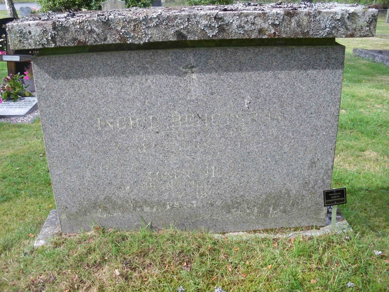Grave number: SB 02    11