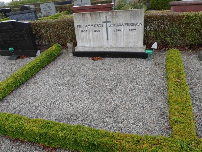 Grave number: ÖTN NVK2    35, 36