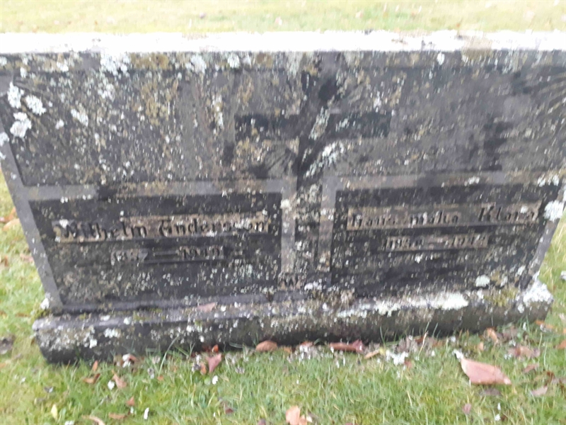 Grave number: SU 05   169, 170