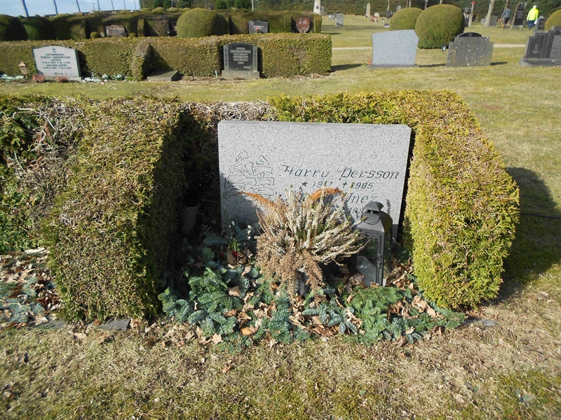 Grave number: V 17    51a