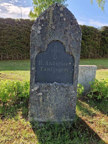 Grave number: 2 15 1897, 1898, 1899, 1900