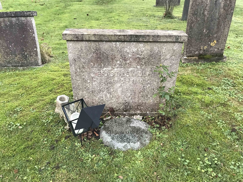 Grave number: L B    78