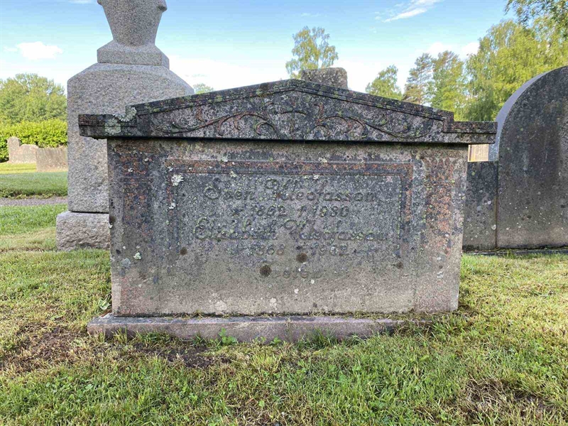 Grave number: 8 1 01    50-51