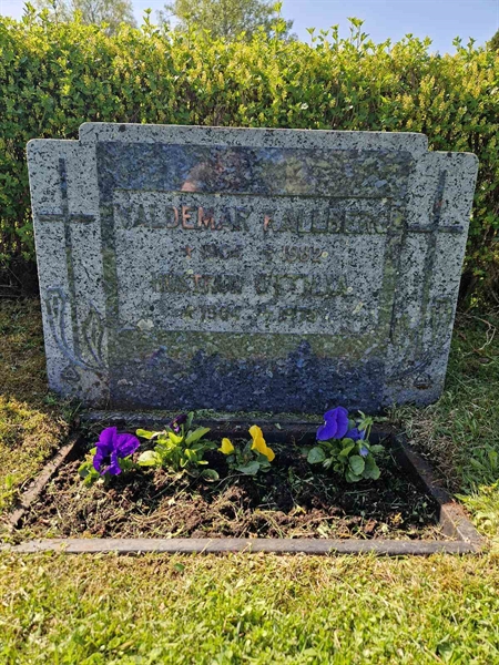 Grave number: 501 25 5147-5148