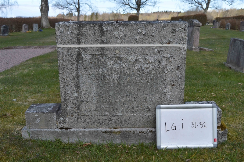 Grave number: LG I    31, 32