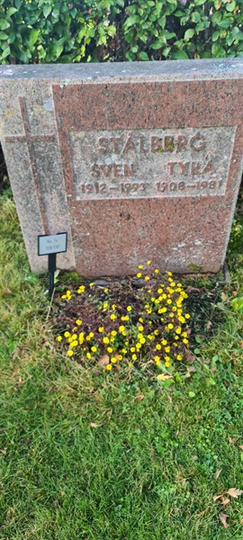 Grave number: M 14  129, 130