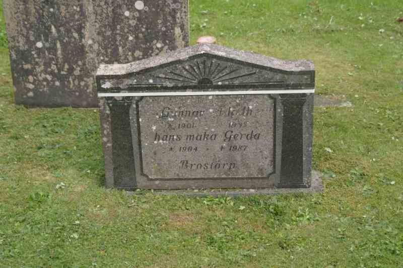 Grave number: 07 3   213-214