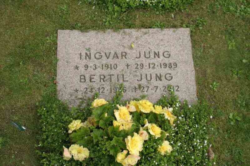 Grave number: 07 7   433