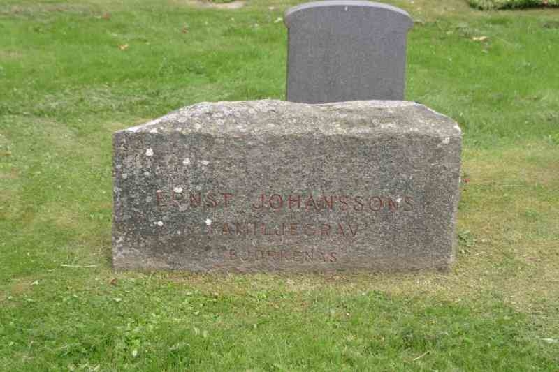 Grave number: 07 7   471-472