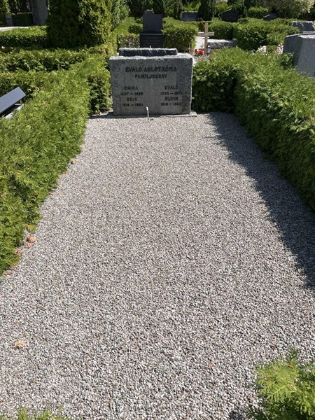 Grave number: NK VII    14