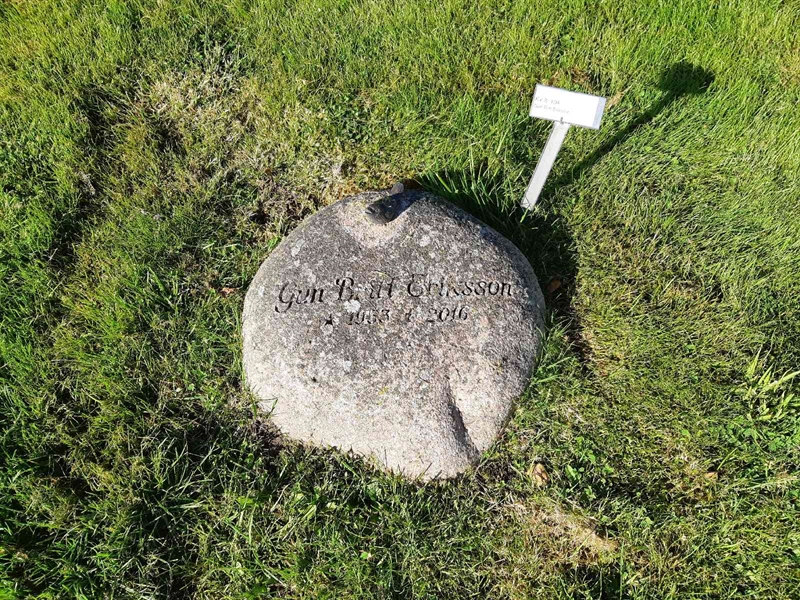 Hautatunnus: Fr 8   104