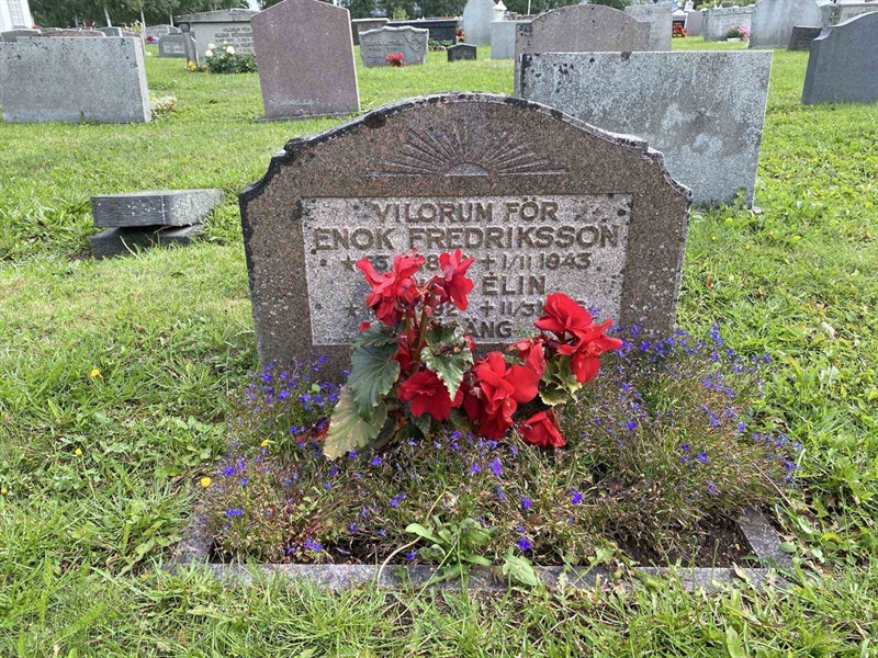 Grave number: 2 08 472