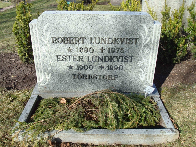 Grave number: KU 07   111, 112