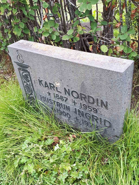 Grave number: NK F A   195