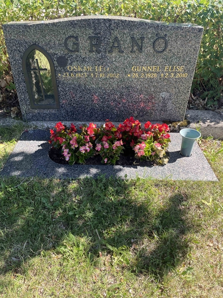 Grave number: N 9 3     1-2