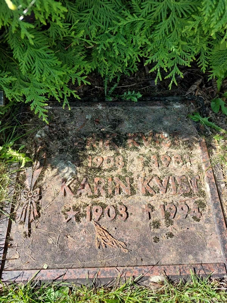 Hautatunnus: 1 D   078