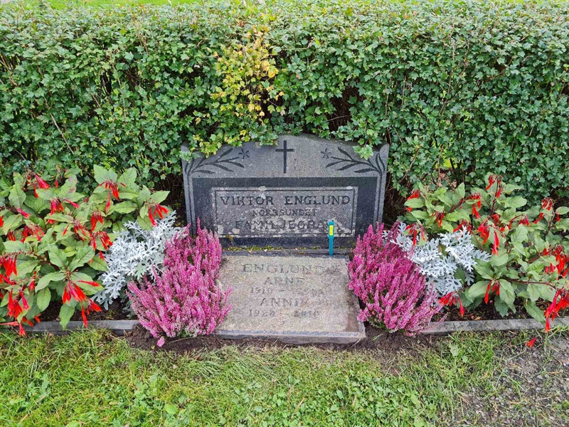 Grave number: Ö III I   13