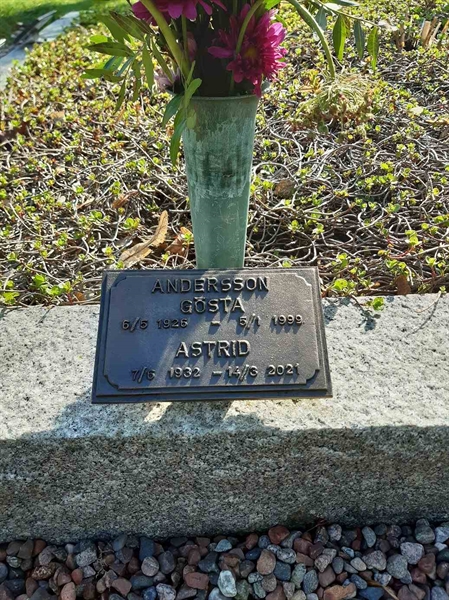 Grave number: 1 AG F    63