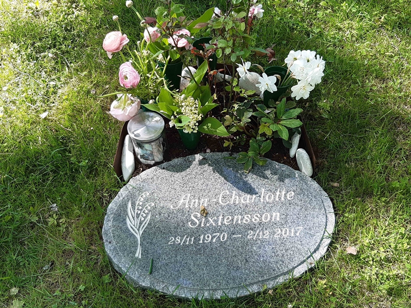 Grave number: KA 15    10