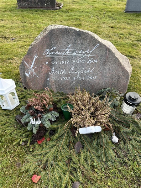 Grave number: Ärt 96 36 10+11