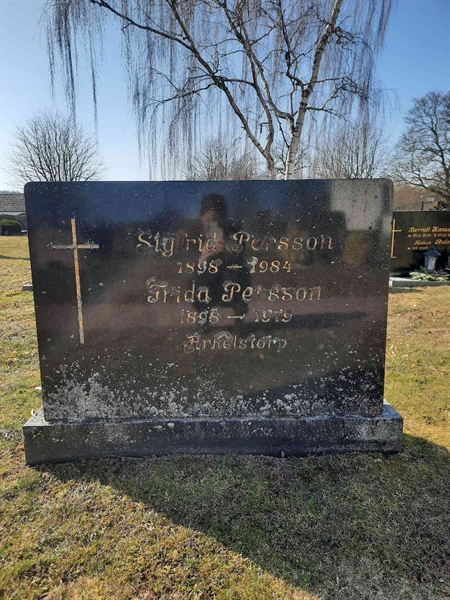 Grave number: OG S   212-213