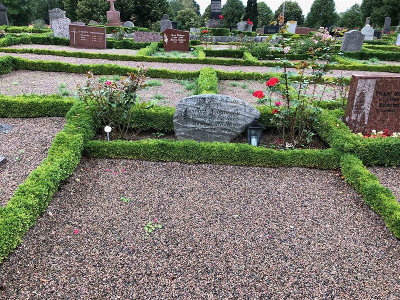 Grave number: Kå 25     9, 10