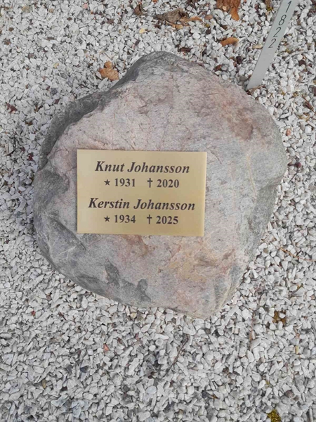 Grave number: 3 5 1822