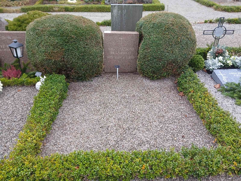 Grave number: FE A   105