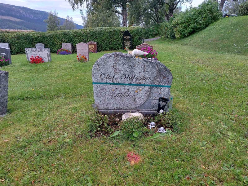 Grave number: K K    54
